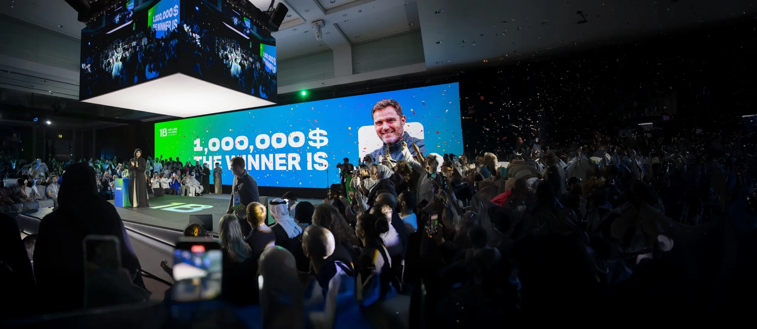 قمة المليار متابع